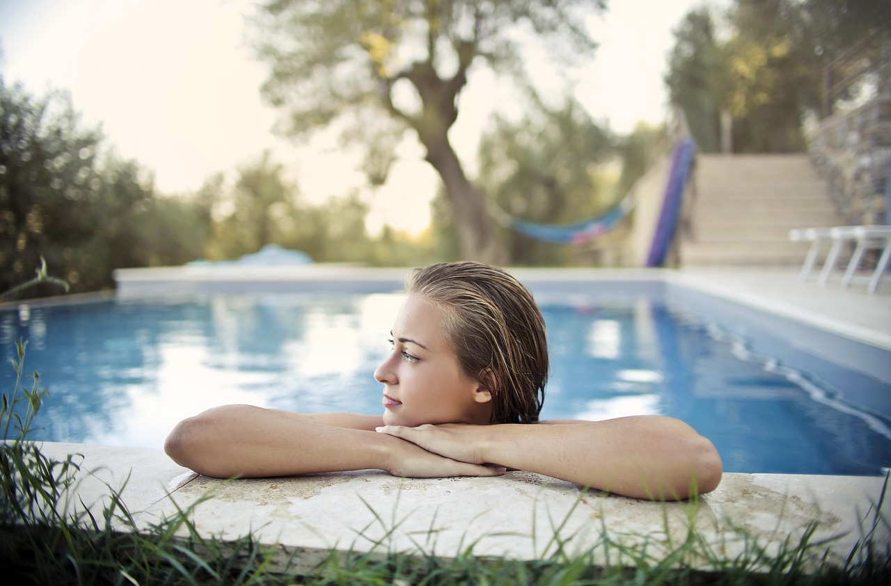 Pool builders in Henderson, NV